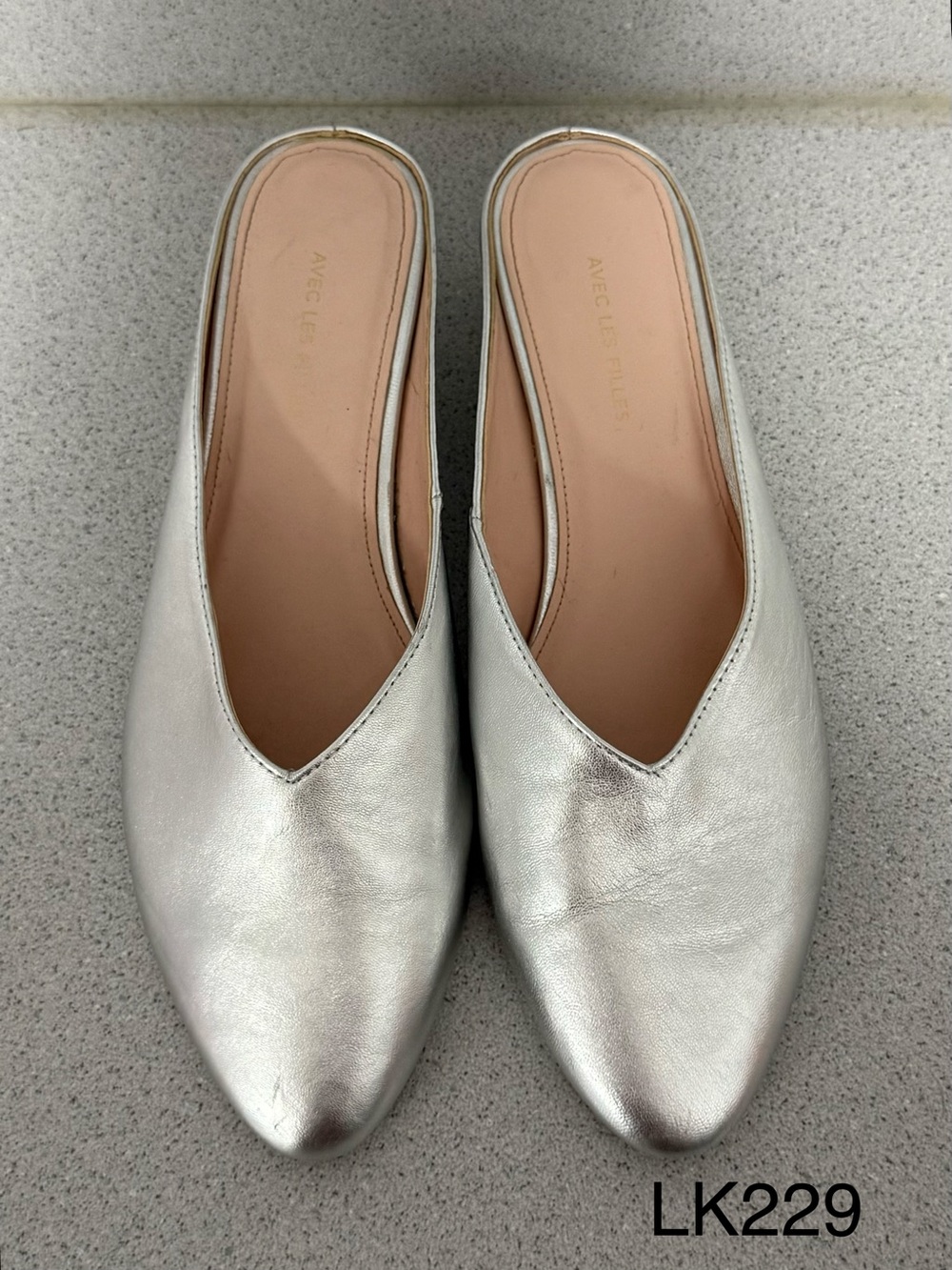 Avec Les Filles Alessia Gunmetal Silver Mule Flats Size 8M - Picture 2 of 8